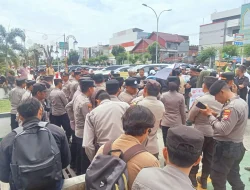 Puluhan Aktivis Pengiat Anti Korupsi, Gelar Aksi Demo di Kejati Bengkulu